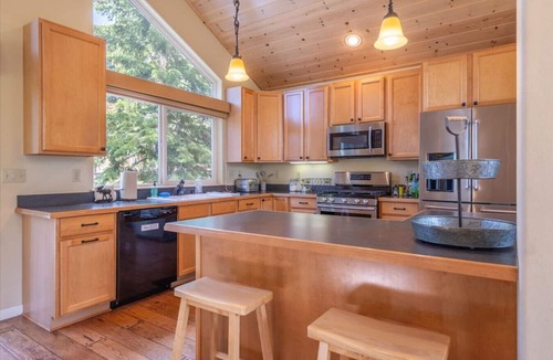Comstock Acres Cabin | West Shore Cabin with Hot Tub!