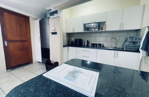 Amanzimtoti Apartment | Whale's Cove