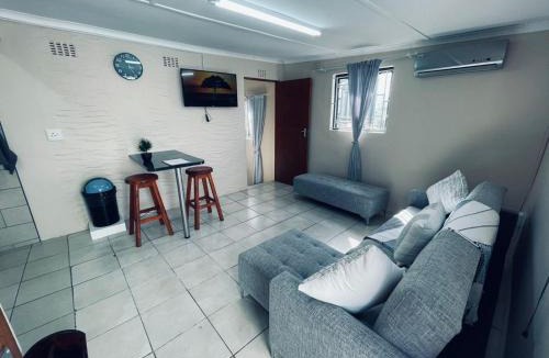Amanzimtoti Apartment | Whale's Cove