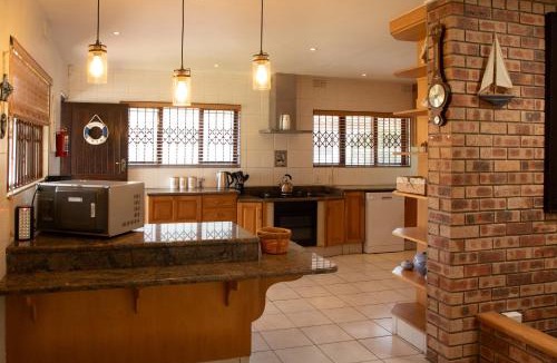 Sea Park House | whales tail