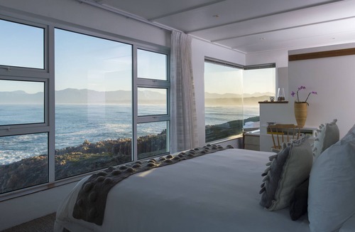 De Kelders House | Whalesong Lodge