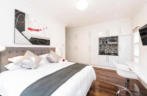 Humewood House | Whispering Palms