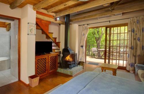 Magaliesberg Cabin | Whispering Pines Country Estate