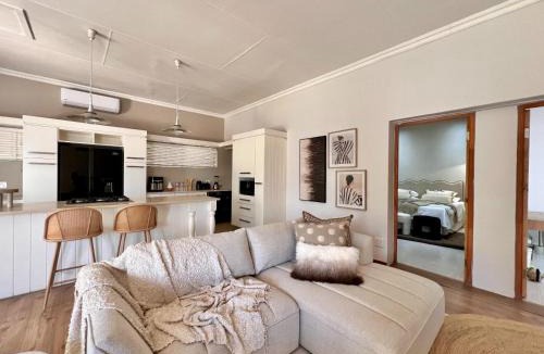 White River House | Whispering Thorns Off-Site Apartment