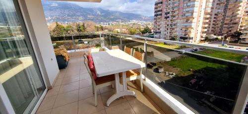 Mahmutlar Apartment | White Gold Avokado