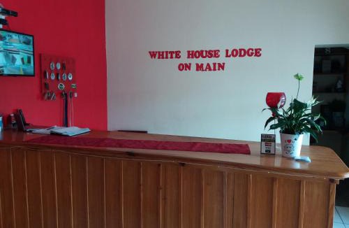 Beaufort West Cabin | White House Lodge On Main