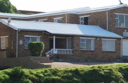 Van Dyks Bay House | White Shark Backpackers