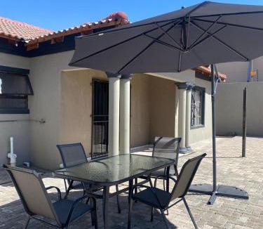 Emalahleni House | Whizzy Lifestyle Lodge