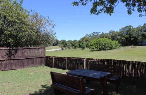 Port Elizabeth Cottage | Wild Paradise Cottage 1 Get away from busy life at this unforgettable escape.