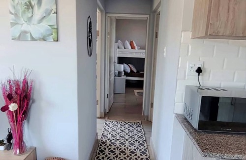 Port Elizabeth Cottage | Wild Paradise Cottage Nº2 in PE