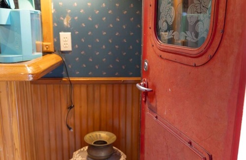 Nice House | Wild Wild West Railroad Caboose Cabin