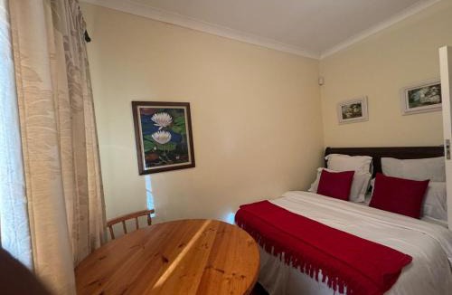 Westridge House | Wildflower way self catering Accommodation