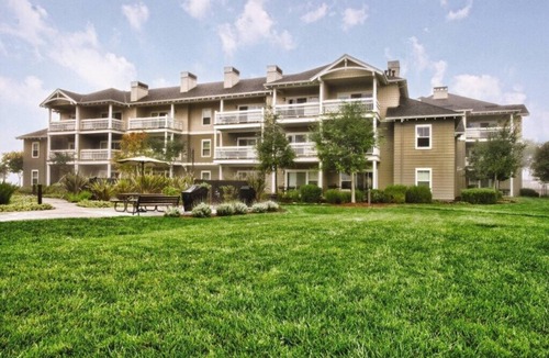 Windsor Condo | Windsor | Sonoma Wine Escape | Pool & Vineyard Days