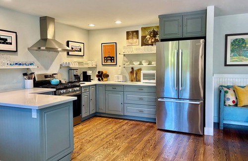 Sonoma House | Wine Country Retreat w/large Spa and 10 Bikes, walking distance to Sonoma Plaza