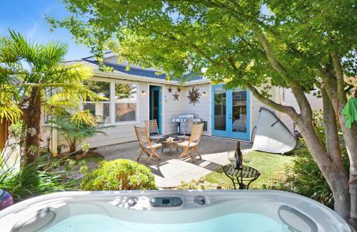 Southwest Santa Rosa House | Wine Country Retreat with Hot Tub & Mini Golf