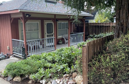 Healdsburg Cottage | WINE COUNTRY RIVERFRONT RETREAT WITH SPA & VIEWS