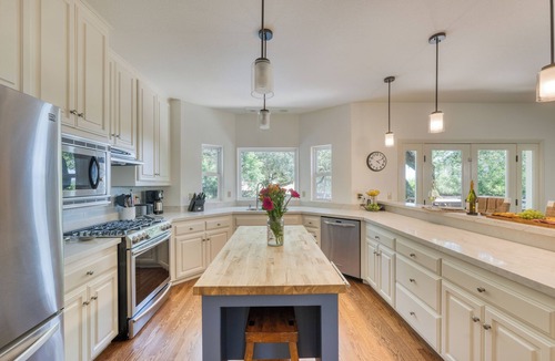 Sonoma House | Wine Country Stay Pool + Hot Tub + Oak Views Near Sonoma Plaza | Casa Osito