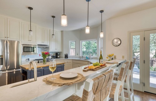 Sonoma House | Wine Country Stay Pool + Hot Tub + Oak Views Near Sonoma Plaza | Casa Osito