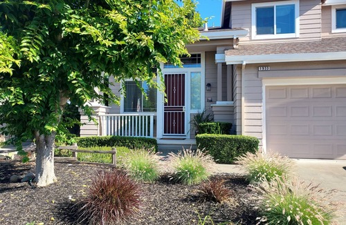 Southwest Santa Rosa House | Wine country suburban retreat—minutes to town, wineries, and the coast!