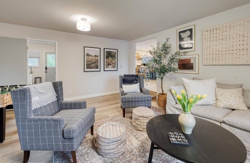 Bennett Valley House | Wine Meets Luxury: 5BR, 2 Living Rooms, Pool, BBQ, Sleeps 10, EV Charger