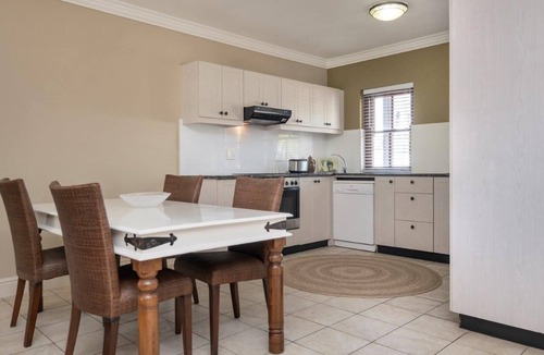Stellenbosch Villa | Winelands Golf Lodges 13