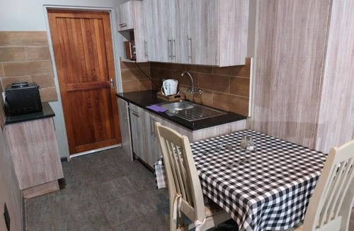 Tsantsabane House | Wisteria Lane Guesthouse