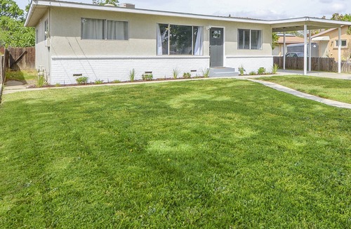 Los Banos House | Wonderful 3 bed 2 bath home with plenty of parking