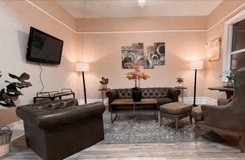 Ralph Bunche House | Wonderful property in the heart of Oakland!