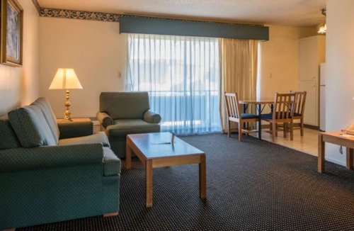 East End Apartment | Wonderful Stay! Clean and Spacious, Pool, Near Alameda Fear Terminal