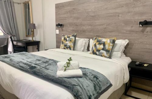 Milnerton Bed & Breakfast | Woodbridge Lodge