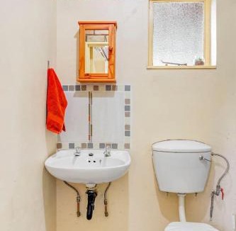 Boksburg House | Woodpecker Bachelor Cottage