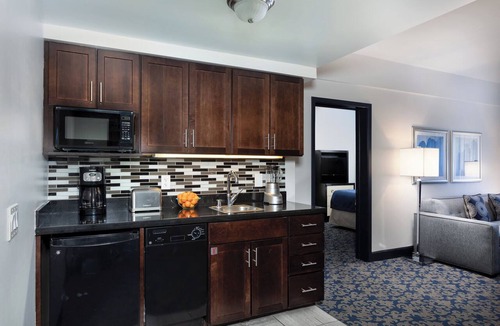 Lower Nob Hill Condo | Wyndham Canterbury Resort | Two 2BR/1BA Suites
