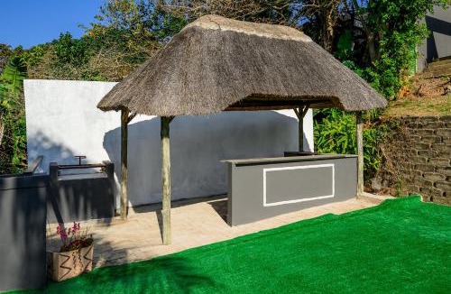 Margate Beach House | Ya-Rona Sea View 2 Margate