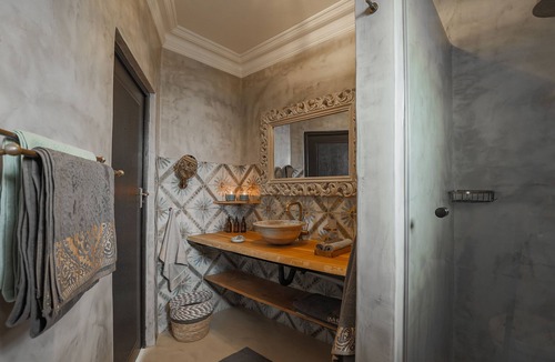 Somerset West House | YEBO Boutique Guesthouse