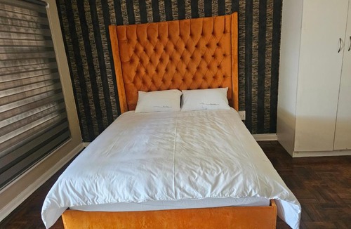 Emfuleni Bed & Breakfast | YELLO GUEST HOUSE CE2