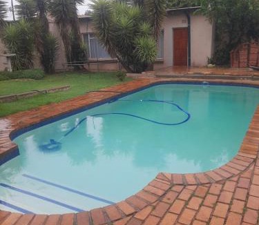Germiston House | Yolkel guesthouse