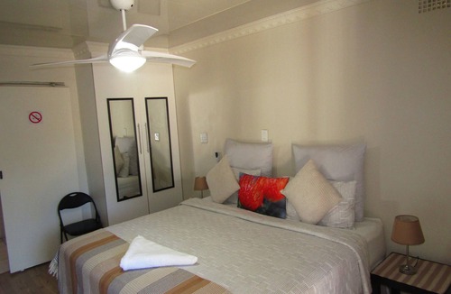 Amalinda Bed & Breakfast | Yolonwabo bed and breakfast