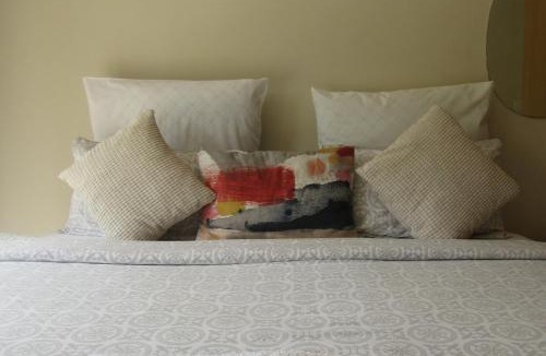Amalinda Bed & Breakfast | Yolonwabo Bed & Beakfast