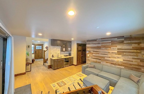 Montgomery Estates House | You'll Love This New Luxury Mountain Modern Getaway - New Sauna + Close to Town