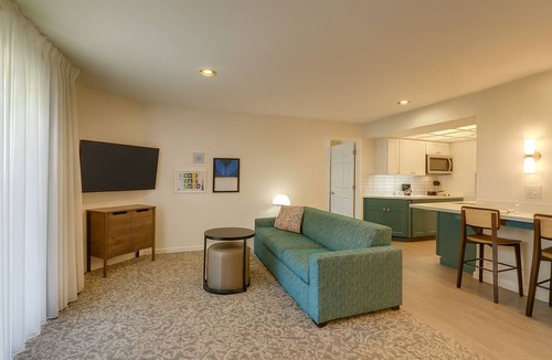 San Jose Hotel | Your Home Away from Home! 2 Relaxing Units, Breakfast, Pet-friendly & Pool!
