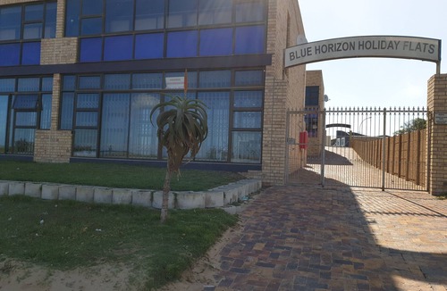 Jeffreys Bay Apartment | Your Jeffrey's Main beach holiday starts here!