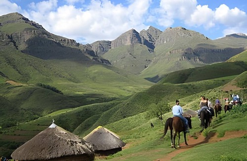 Clarens House | 290 m² House ∙ 2 bedrooms ∙ 127 guests