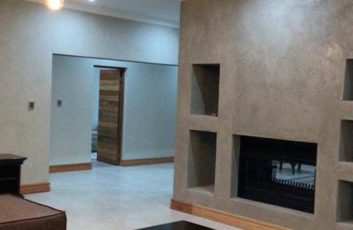 Mookgopong House | 375 m² House ∙ 4 bedrooms ∙ 8 guests