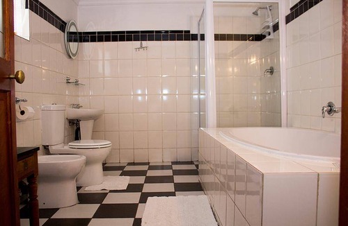 Germiston Apartment | 160 m² Apartment ∙ 21 bedrooms ∙ 2 guests