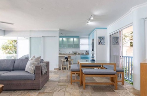 Shaka's Rock Apartment | 3 Bedroom Beachfront Apartment