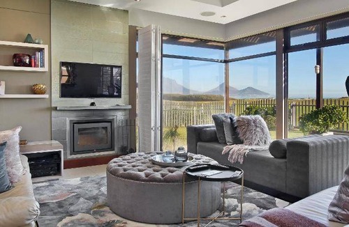 Cape Town Villa | 570 m² Villa ∙ 5 bedrooms ∙ 10 guests