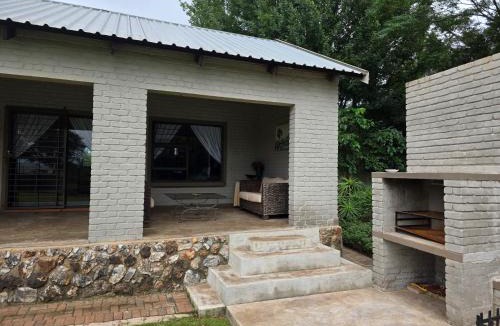 Mogale City Apartment | Zacks Country Stay Self-catering