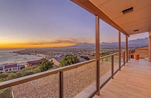 Mountainside Apartment | Zaria Sun Penthouse - One Bedroom Apartment, Sleeps 2