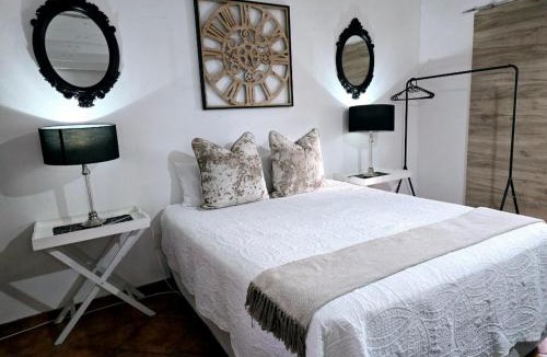 Boksburg House | Zhantique Guest House 1- Unit 4