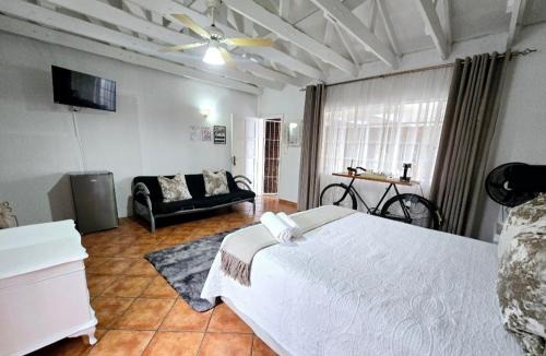 Boksburg House | Zhantique Guest House 1- Unit 4